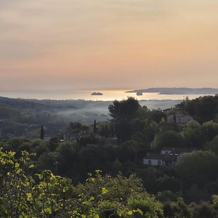Le Mas Saint Michel Grimaud Bed & Breakfast Eksteriør bilde